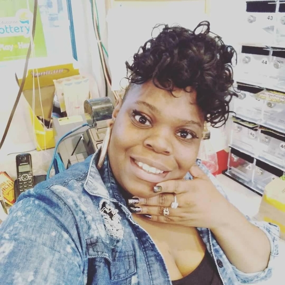 Meet your Posher, Alisha - Picture 1 of 1